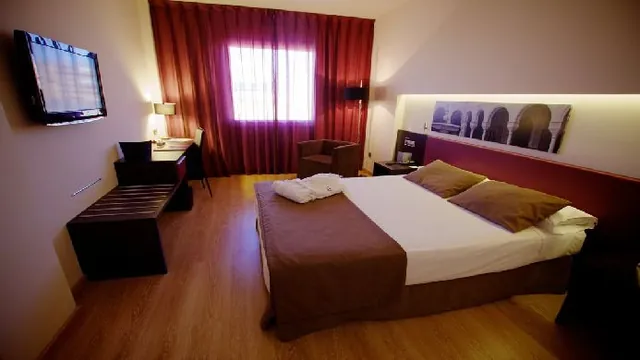 Hotel Novotel Sevilla Marques Del Nervion photo 2