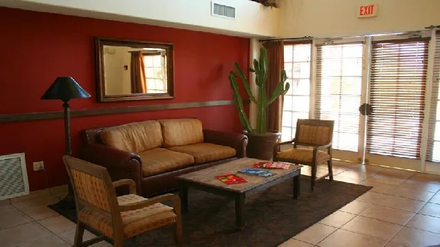 Quality Inn & Suites Phoenix, AZ photo 2