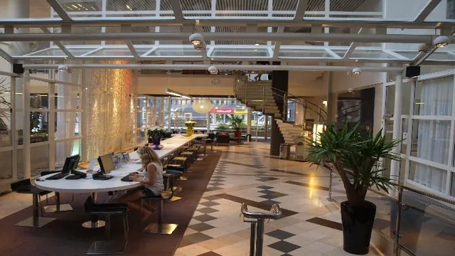 Howard Johnson Portland Airport Hotel photo 1