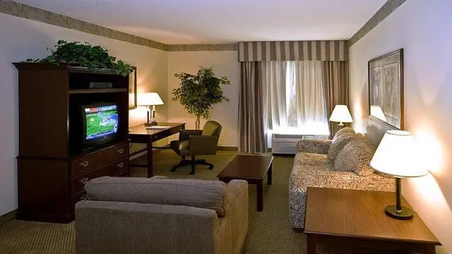 Hyatt Place Charlotte Arrowood photo 2