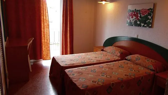 Vila Hotel Calella photo 3