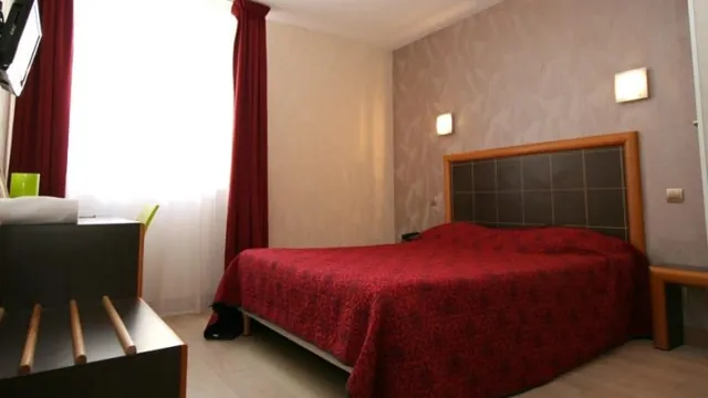 Hotel Restaurant Campanile Dijon Centre Gare photo 3