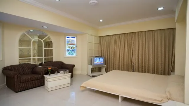 Godwin Hotel Mumbai photo 1