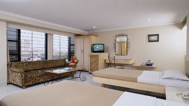 Godwin Hotel Mumbai photo 3