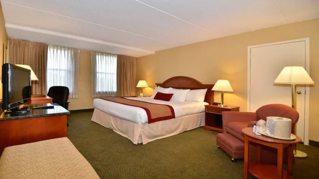 Best Western Plus Baltimore Washington Airport photo 2