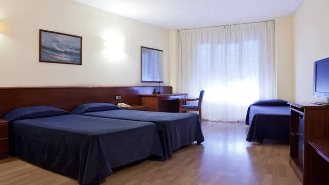 Corona Tortosa Hotel photo 1