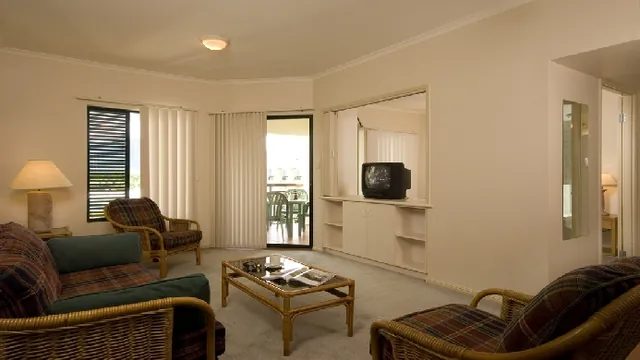 Tropic Towers Apartments Cairns photo 2