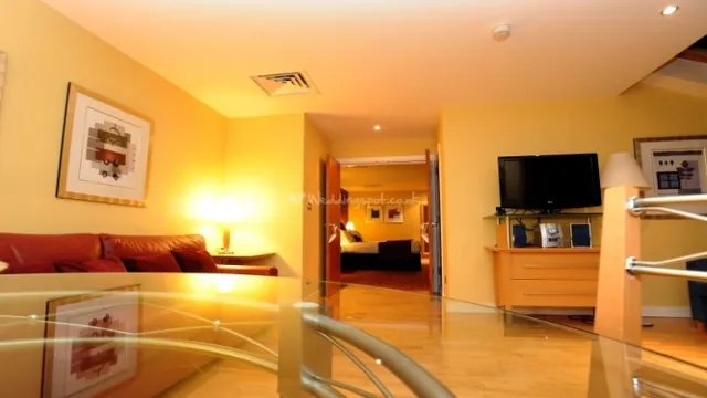 Holiday Inn Ellesmere Port photo 2
