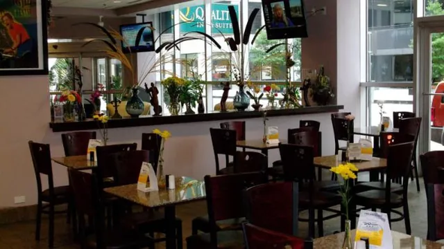 Clarion Inn & Suites New Orleans photo 1