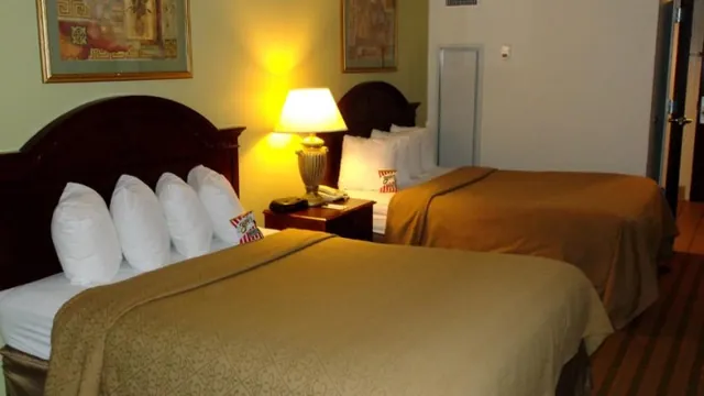 Clarion Inn & Suites New Orleans photo 2