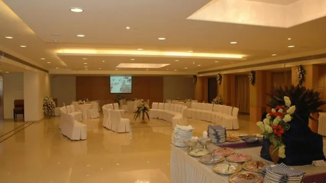 Fortune Galaxy Gujarat Hotel Vapi photo 1