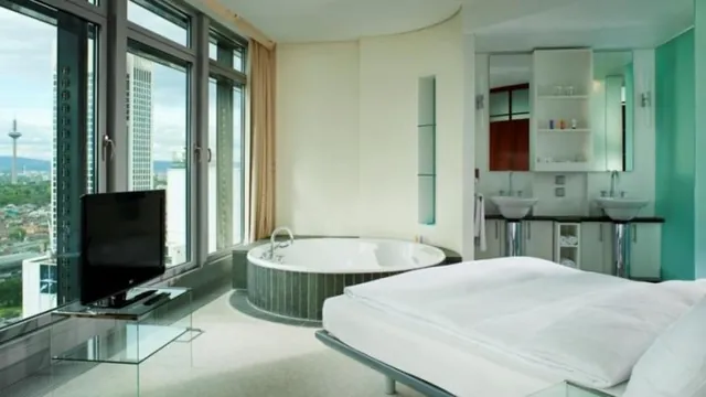 INNSIDE Frankfurt Eurotheum Hotel photo 6