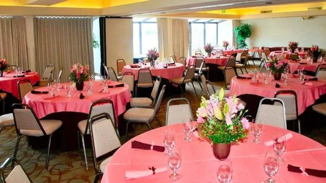Comfort Inn & Suites Oakland photo 3