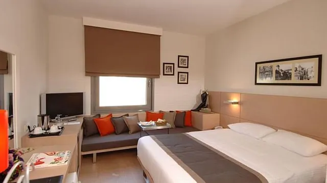 Ibis Toulon La-Seyne photo 2