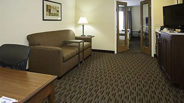 Holiday Inn Express Scottsdale North photo 2