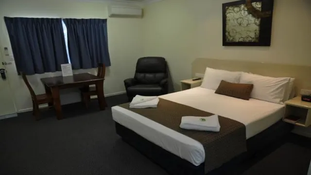 A & A Motel Proserpine photo 1
