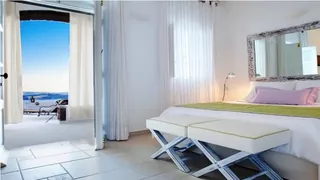 On The Rocks Hotel Santorini