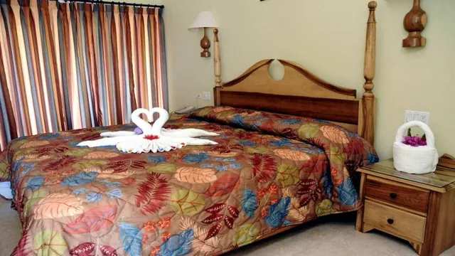 The Courtleigh Hotel & Suites Kingston photo 2