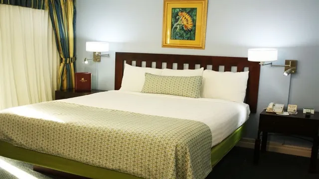 The Courtleigh Hotel & Suites Kingston photo 3