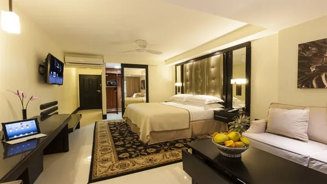 The Knutsford Court Hotel Kingston photo 3