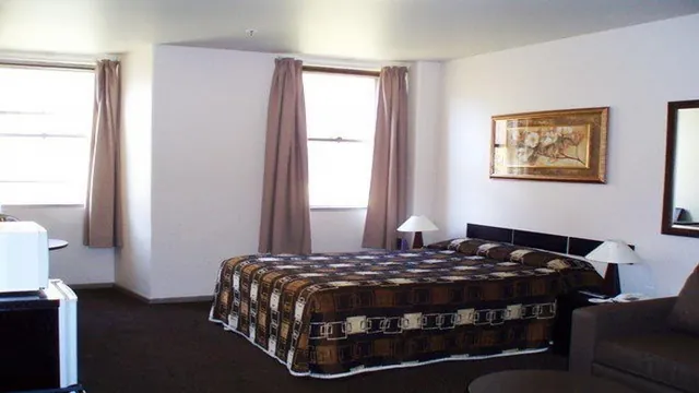 Econo Lodge City Square Motel Melbourne photo 1