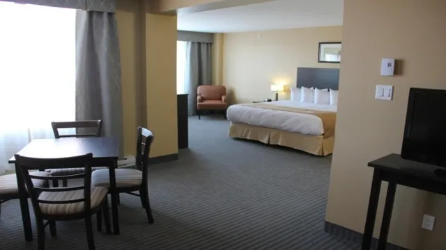 Quality Inn & Suites Victoriaville photo 2