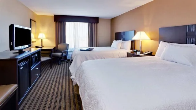Hampton Inn & Suites Fresno-Northwest photo 2