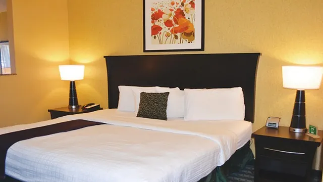 Crystal Inn Hotel & Suites Great Falls photo 3