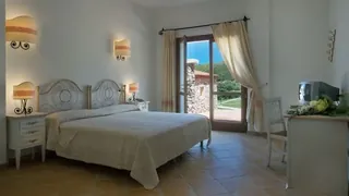 Hotel Ristorante Valkarana Relais Di Campagna Olbia