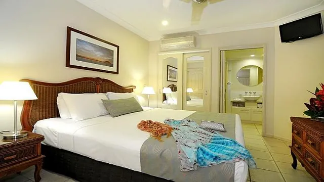Meridian Port Douglas photo 2