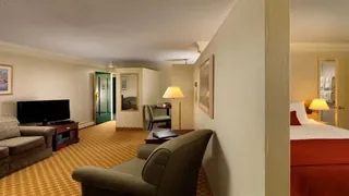 Royal Scot Hotel & Suites Victoria
