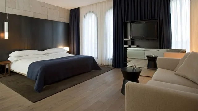 Glow Hotel Greater Noida photo 2