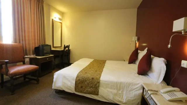 Glow Hotel Greater Noida photo 3