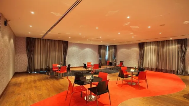 Royal Ascot Hotel photo 3