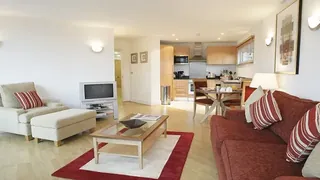 London Bridge Serviced Apartment
