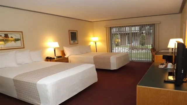 Econo Lodge Vernon photo 3