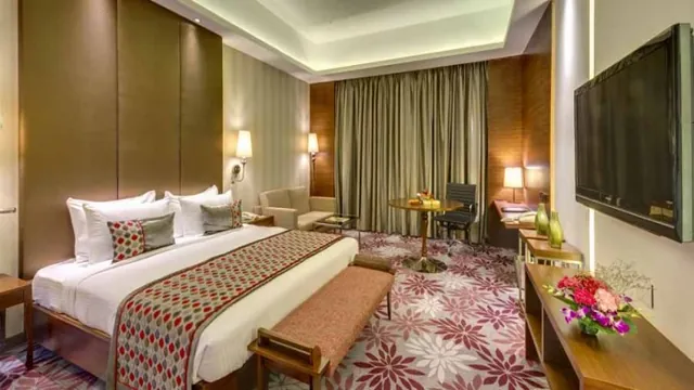 The Pride Hotel Kolkata photo 2