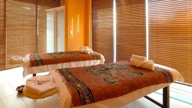 Maryam Hotel North York photo 3