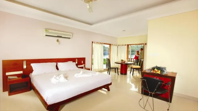 Emarald Pristine Island Floating Resort Alappuzha photo 1
