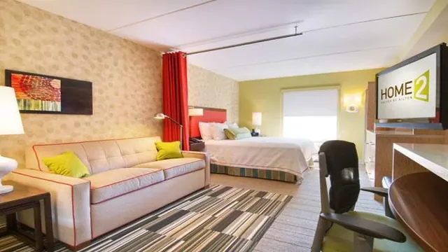 Red Roof Inn & Suites Fayetteville - Fort Bragg photo 2