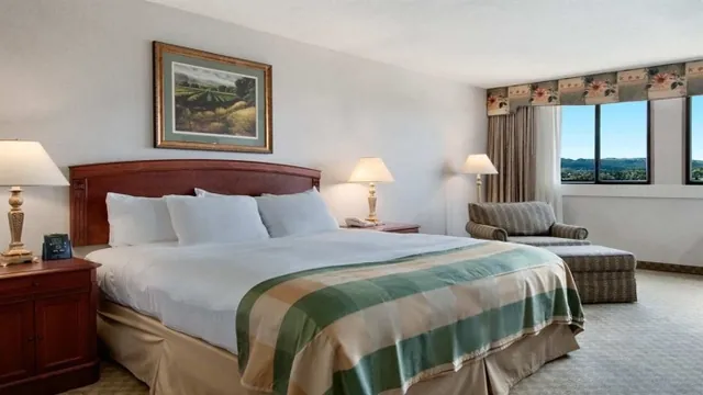 Clarion Hotel Concord photo 2