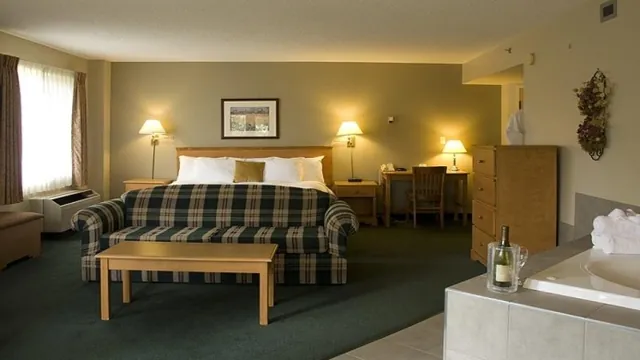 The Hillcrest Hotel Revelstoke photo 2