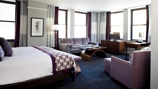 Ambassador Hotel Kansas City photo 1