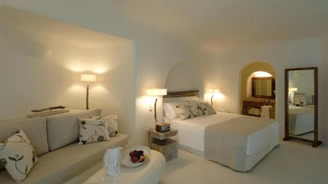 Oia Collection Santorini Suites & Villas photo 2