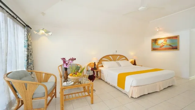 Holiday Island Resort & Spa South Ari Atoll photo 2