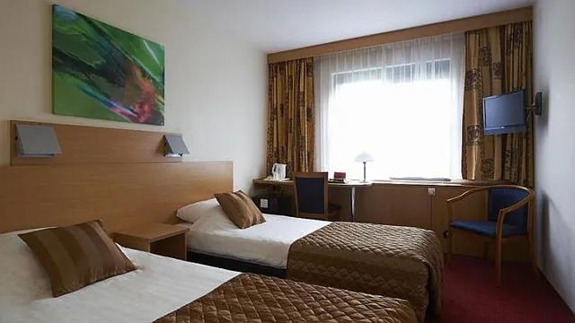 Campanile Hotel Leeuwarden photo 3