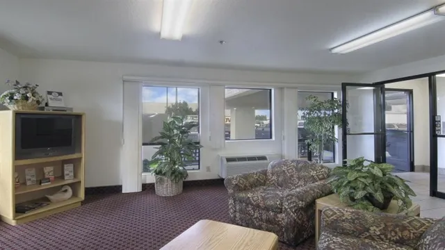 Red Roof Inn Palm Springs - Thousand Palms photo 1