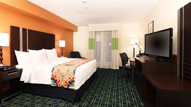 Relax Inn & Suites San Diego photo 1