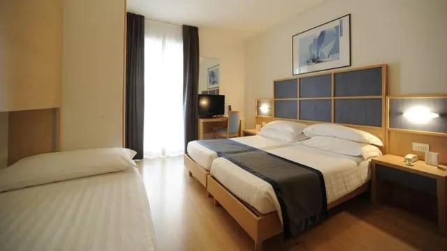 Ideal Hotel Torbole photo 2