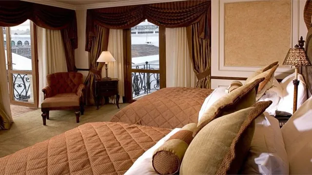 Hotel Plaza Grande Quito photo 3